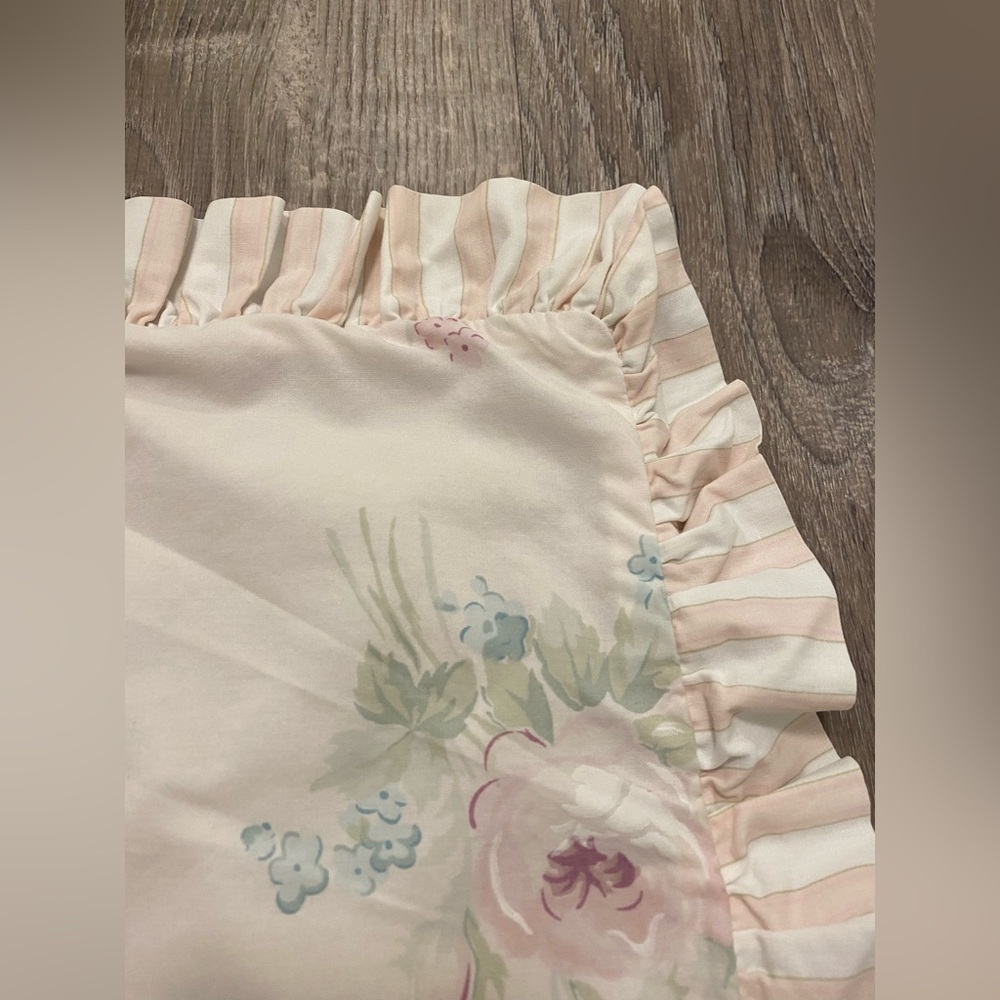 Simply Shabby Chic Kids Misty Rose Standard Pillow Sham + Twin Comforter set - Picture 5 of 16